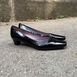 Vintage Salamander Pumps Women's Size 9 Black Patent Leather Retro Classic Twee